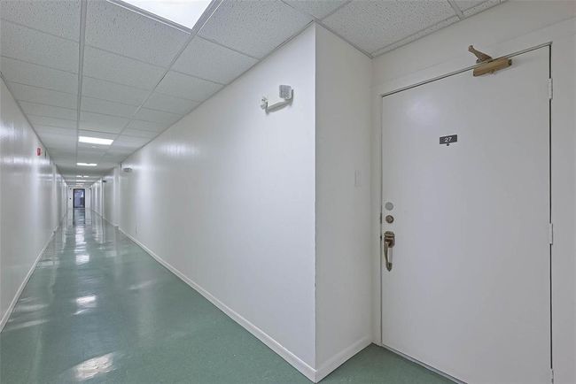 APT-27 - 3045 Walnut Bend Ln, House attached with 3 bedrooms, 2 bathrooms and null parking in Houston TX | Image 5