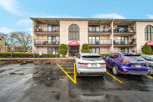 apt-102-7108 W 108th St, Worth, IL, 60482-1400 | Card Image