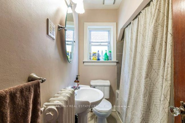 123 Krug St, Home with 5 bedrooms, 3 bathrooms and 3 parking in Kitchener ON | Image 8