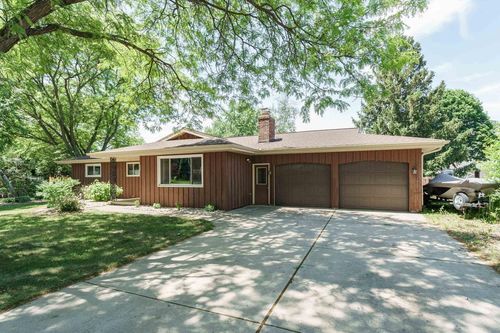 429 Sycamore St, Sauk City, WI, 53583-1219 | Card Image