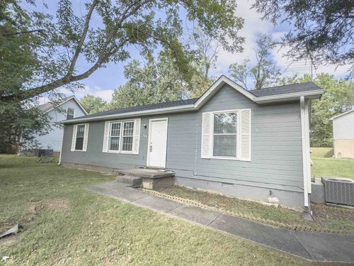 704 Ranch Hill Dr, Clarksville, TN, 37042-3464 | Card Image