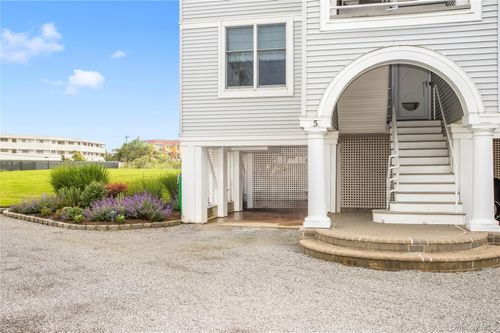 5-580 Dune Rd, Southampton, NY, 11968-4717 | Card Image