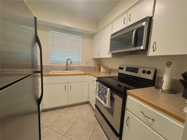 APT-7 - 3801 Ne 22 Nd Ter, Home with 1 bedrooms, 1 bathrooms and null parking in Lighthouse Point FL | Image 13
