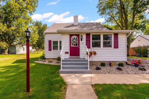 715 N Sycamore St, North Manchester, IN, 46962-1249 | Card Image