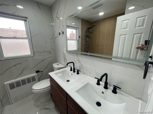 47 Beacon Ct, New York, NY, 10022 | Card Image