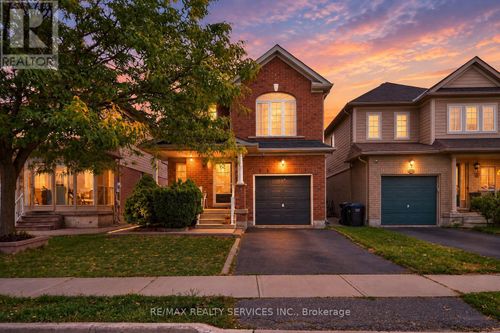 26 Peachleaf Cres, Brampton, ON, L7A2B2 | Card Image