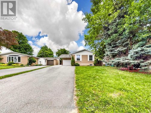 8 Caledonia Rd, Orangeville, ON, L9W2V3 | Card Image