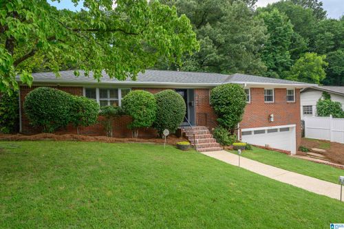 737 46th St S, BIRMINGHAM, AL, 35222-3758 | Card Image