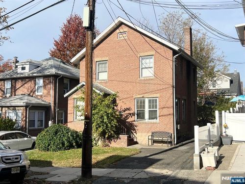 411 Mckinley St, Fairview, NJ, 07022-1915 | Card Image