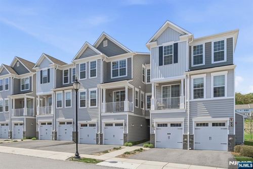 102 Sequoia Dr, Cedar Grove, NJ, 07009-2307 | Card Image