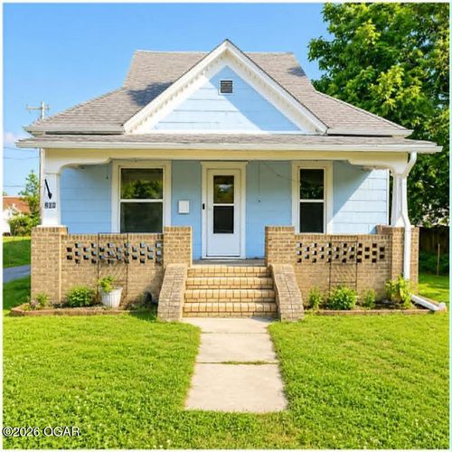 209 W 8th St, Pittsburg, KS, 66762-3827 | Card Image