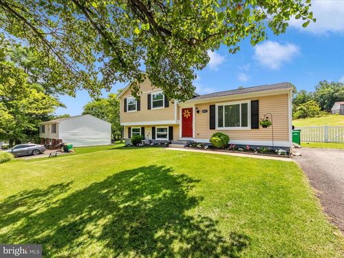 6911 Killarney St, CLINTON, MD, 20735-3832 | Card Image