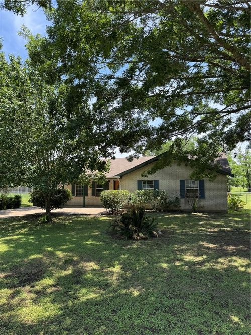 405 Lynch St, Smithville, TX, 78957-2515 | Card Image