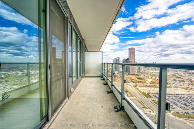 3205 - 5 Buttermill Ave, Condo with 2 bedrooms, 2 bathrooms and null parking in Vaughan ON | Image 19