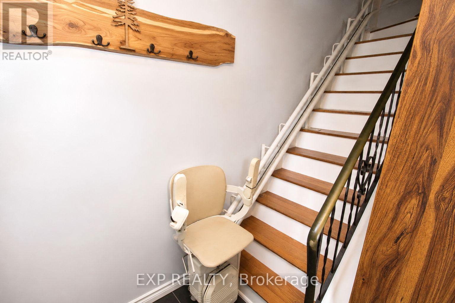 Residential in Loyalist (Bath) 5