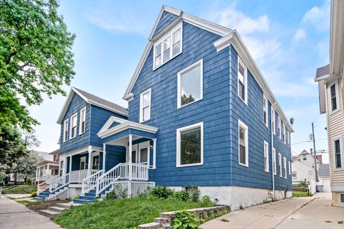1671 N Franklin Pl, Milwaukee, WI, 53202-2201 | Card Image