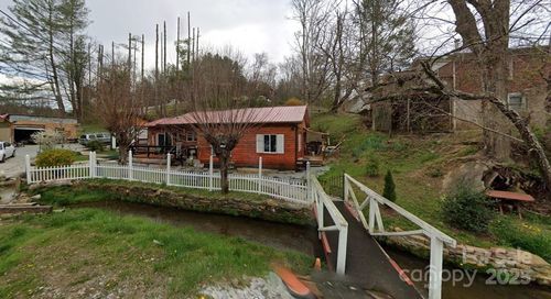 92 Buchanan Dr, Bakersville, NC, 28705-0560 | Card Image