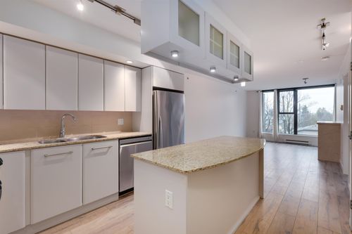 306-683 W Victoria Pk, North Vancouver, BC, V7M0A2 | Card Image