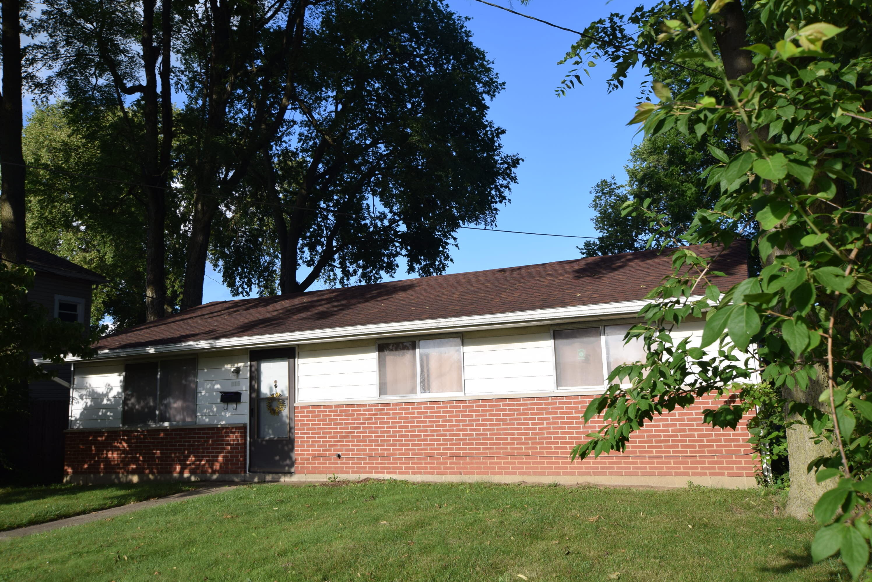 Lawn Ave, Urbana, OH 43078