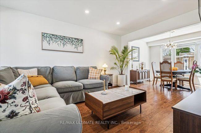 3193 Greenbough Cres, House other with 3 bedrooms, 3 bathrooms and 2 parking in Burlington ON | Image 5