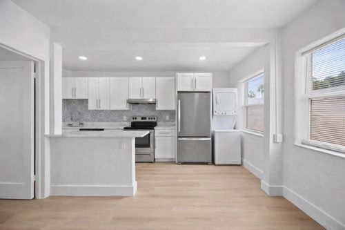 apt-2-412 Se 16th St, Fort Lauderdale, FL, 33316-2544 | Card Image