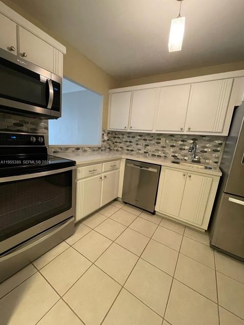 apt-1016-1000 Parkview Dr, Hallandale Beach, FL, 33009-2934 | Card Image