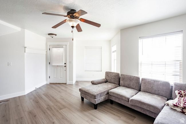 4043 E Oakland Hills Dr, Townhouse with 4 bedrooms, 4 bathrooms and 2 parking in Eagle Mountain UT | Image 5