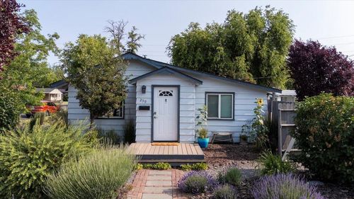 239 Sw Black Butte Blvd, Redmond, OR, 97756-2330 | Card Image