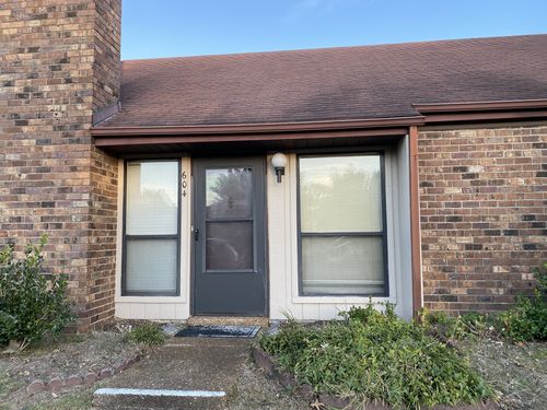 604 Weatherbeaten Pl, Hermitage, TN, 37076-1342 | Card Image