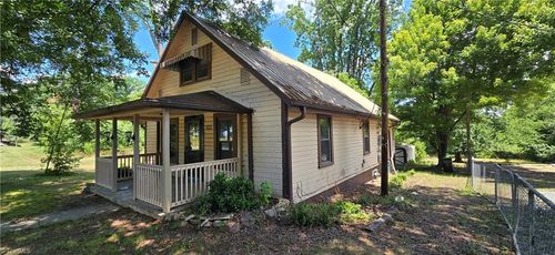 603 Mangum Rd, Reidsville, NC, 27320-4117 | Card Image