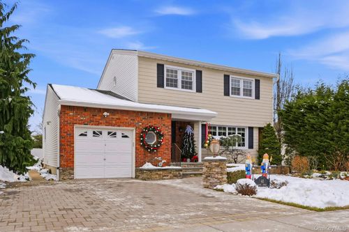 90 Pacific St, Massapequa Park, NY, 11762-2546 | Card Image