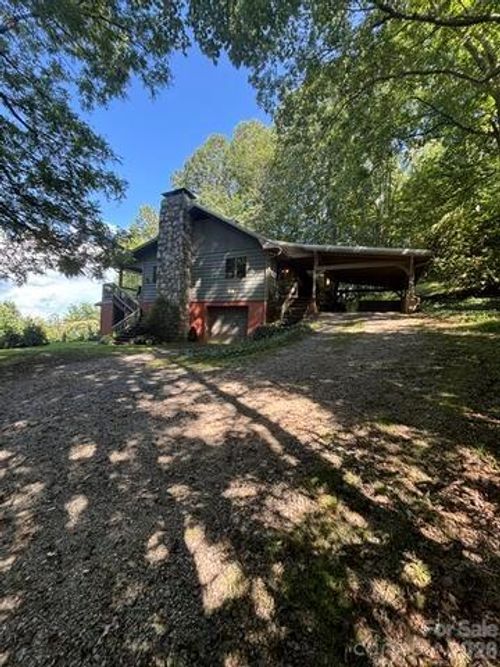 70 Calhoun Ridge Dr, Waynesville, NC, 28786-7049 | Card Image