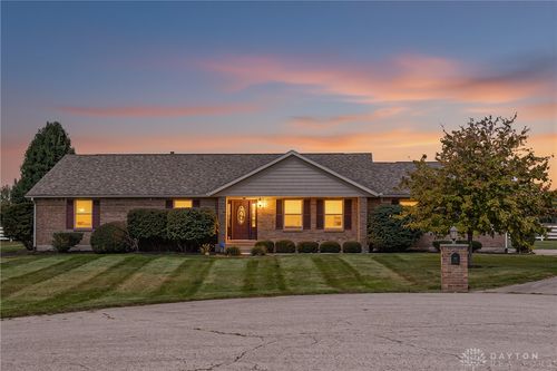 5782 Whispering Wind Dr, Springfield, OH, 45504-3276 | Card Image