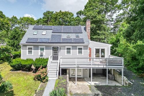35 Pinecrest Ave, Mashpee, MA, 02649-4372 | Card Image