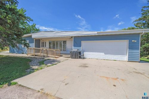 24635 S Garfield Ave, Dell Rapids, SD, 57022-5336 | Card Image