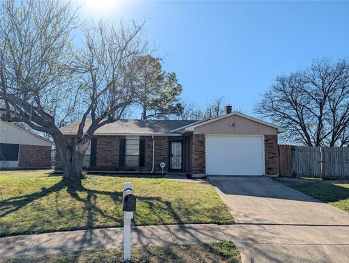 7550 Marlinda Cir, Fort Worth, TX, 76140-2430 | Card Image