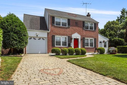 9 Strathaven Dr, BROOMALL, PA, 19008-2515 | Card Image