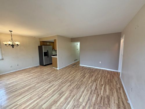 17423 Utica Oaks Ln, Roseville, MI, 48066-7734 | Card Image