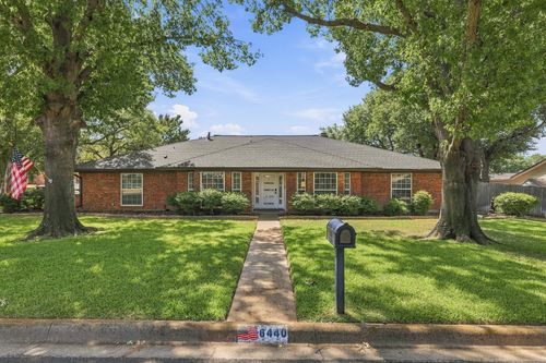 6440 Devonshire Dr, North Richland Hills, TX, 76180-8452 | Card Image