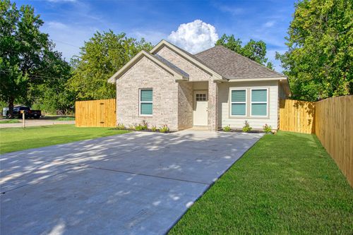 706 Ashville St, Navasota, TX, 77868-2004 | Card Image