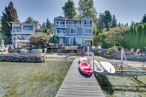 1429 E Lake Sammamish Shore Ln Se, Sammamish, WA, 98075-7430 | Card Image