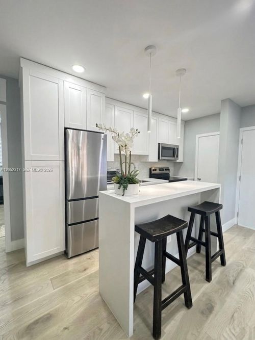 7-6330 Sw 79th St, South Miami, FL, 33143-4968 | Card Image