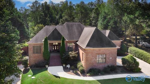 102 Chaucer Dr, Madison, AL, 35757-8732 | Card Image