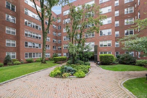 2e3-250 Garth Rd, Scarsdale, NY, 10583-3963 | Card Image