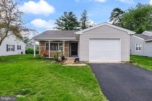 109 Huntington Dr, Southampton, NJ, 08088-1255 | Card Image