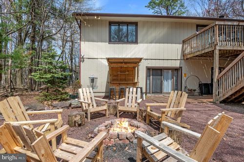 70 Pineknoll Dr, Lake Harmony, PA, 18624 | Card Image