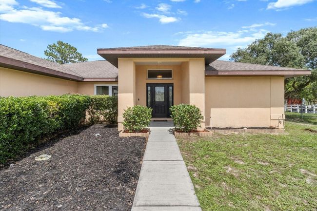 Covered Front Entry | Image 10