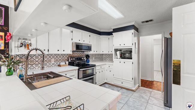 201 Larkspur Ln, House other with 3 bedrooms, 2 bathrooms and null parking in Wake Village TX | Image 16