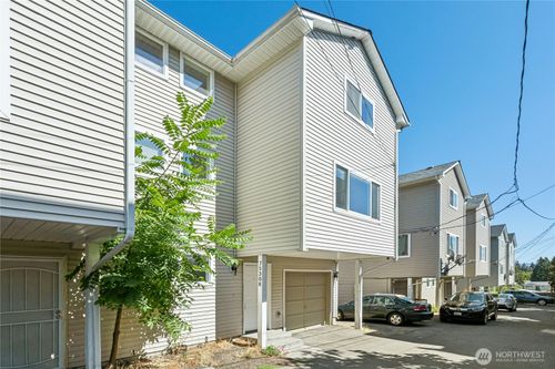 b-7530 43rd Ave S, Seattle, WA, 98118-3902 | Card Image