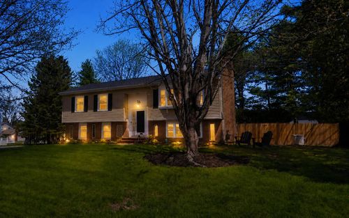 16 Willow Way, Brewer, ME, 04412 | Card Image